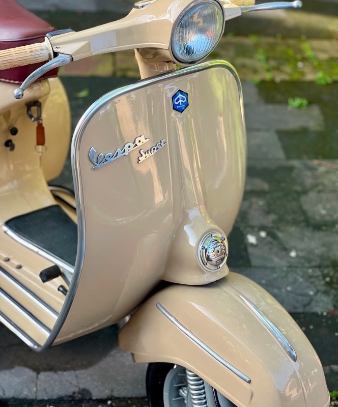 vespa super 66, entièrement restaurée proche de Biarritz. carte grise collection 