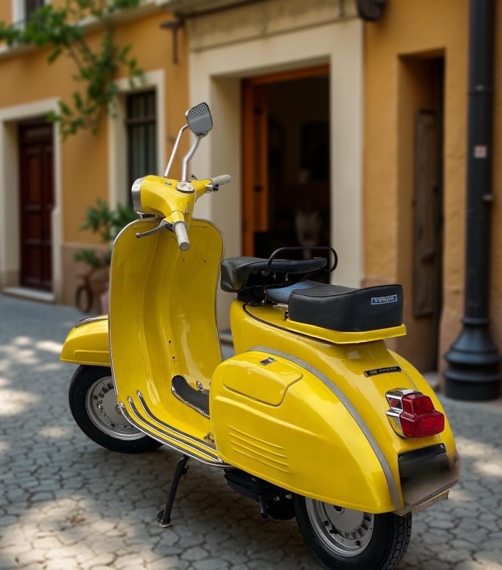 vespa super 1968 , restauration complète, proche de Nice . certificat d’authenticité. carte grise collection 
