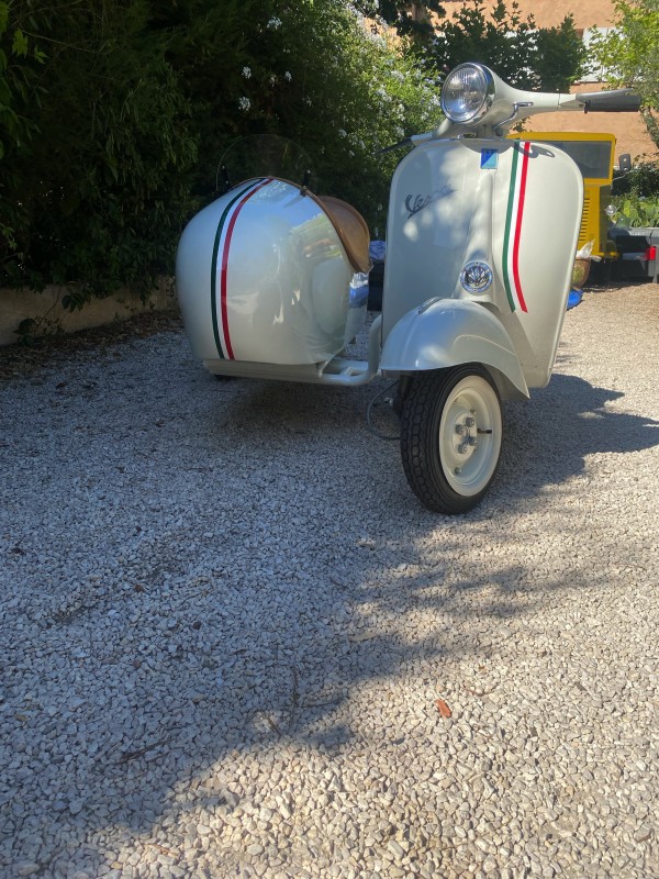 vespa Sidecar entièrement restauré et personnalisé, type VNB , carte grise collection, proche de Paris 