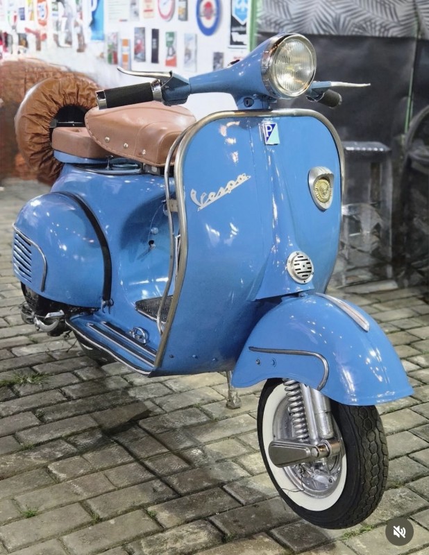 VESPA VBB 1965 , entièrement restaurée, carte grise collection, certificat d’authenticité, région parisienne.