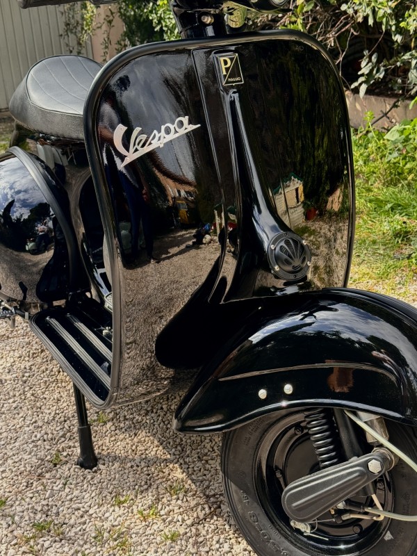 ⚫ Vespa All Black sur mesure – L’icône italienne réinventée par @lavespazienne, disponible immédiatement, carte grise collection 