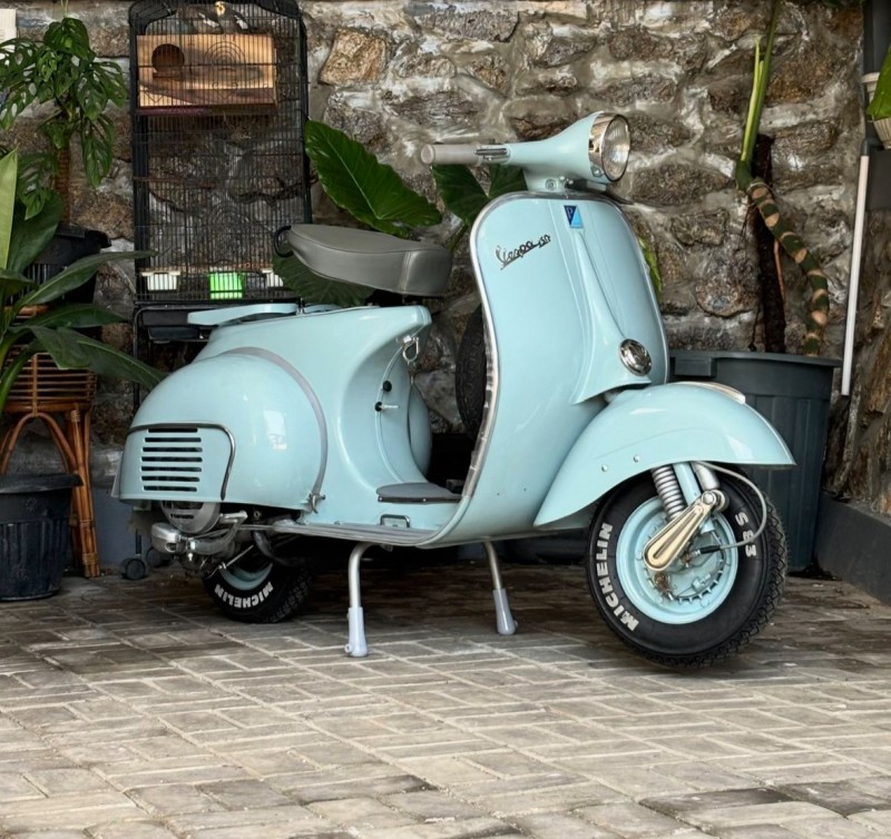 vespa VBB année 66 - entièrement restaurée à neuf . carte grise collection. proche de Rouen 