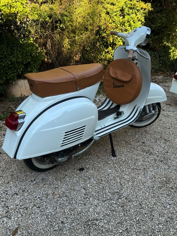 vespa GTR entièrement restaurée, certificat d origine, carte grise française collection proche de Paris . 