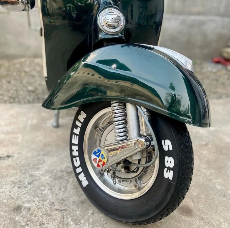 Vespa sprint 150cc , carte grise française collection. entièrement restaurée. Paris 