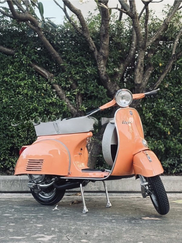 Vespa Sprint Veloce 1975 couleur saumon – Restauration personnalisée , carte grise collection, Paris 