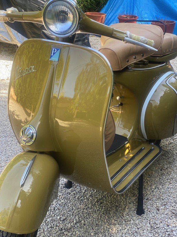 vespa VNB 1963 entièrement restaurée. proche de Marseille 