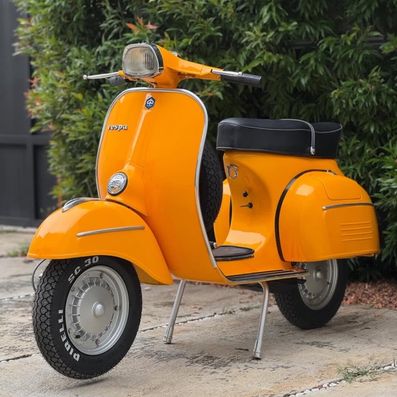 Vespa Sprint 1976 restaurée – Une icône vintage désormais livrée  à Paris, carte grise collection, restauration complète 