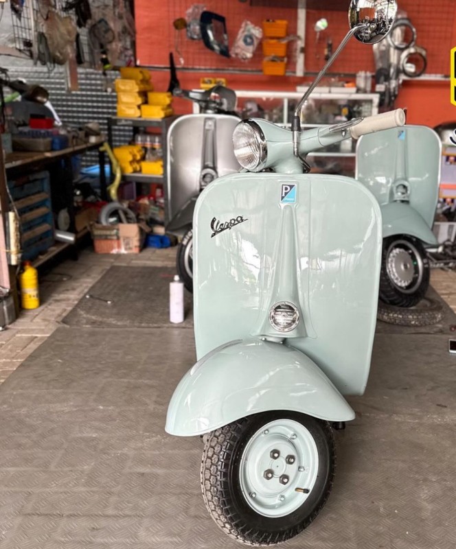 vespa Vbb 150cc vendue et livrée proche de Grenoble . sur commande. carte grise française collection 