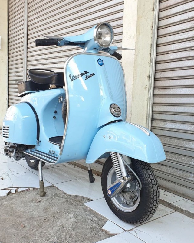 vespa type sprint entièrement restaurée, carte grise française collection proche de paris 