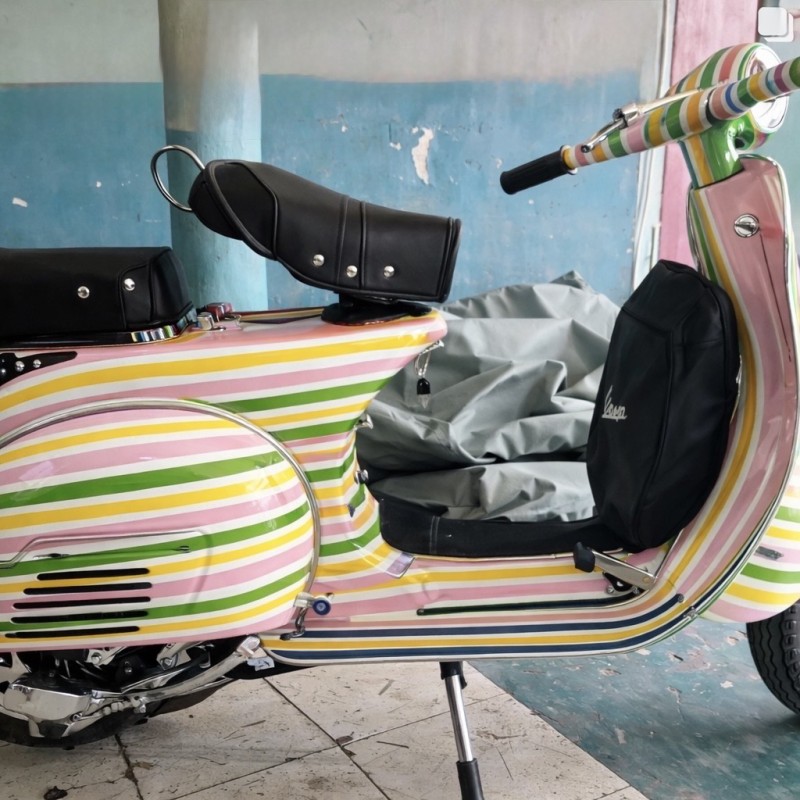 ???? Scooter vintage coloré : le nouveau phénomène tendance qui crée le buzz

Un scooter au design unique qui attire tous les regards carte grise de collection, restauration complète 