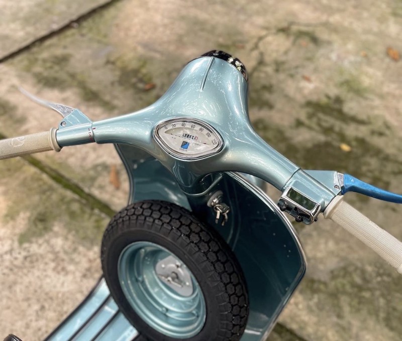 vespa VBB1 1962 , restauration complète, carte grise collection, proche de paris. 