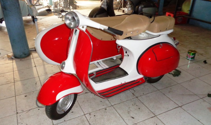 nouveaux Sidecars Vespas proche de Paris , certificat d origine piaggio , carte grise collection 