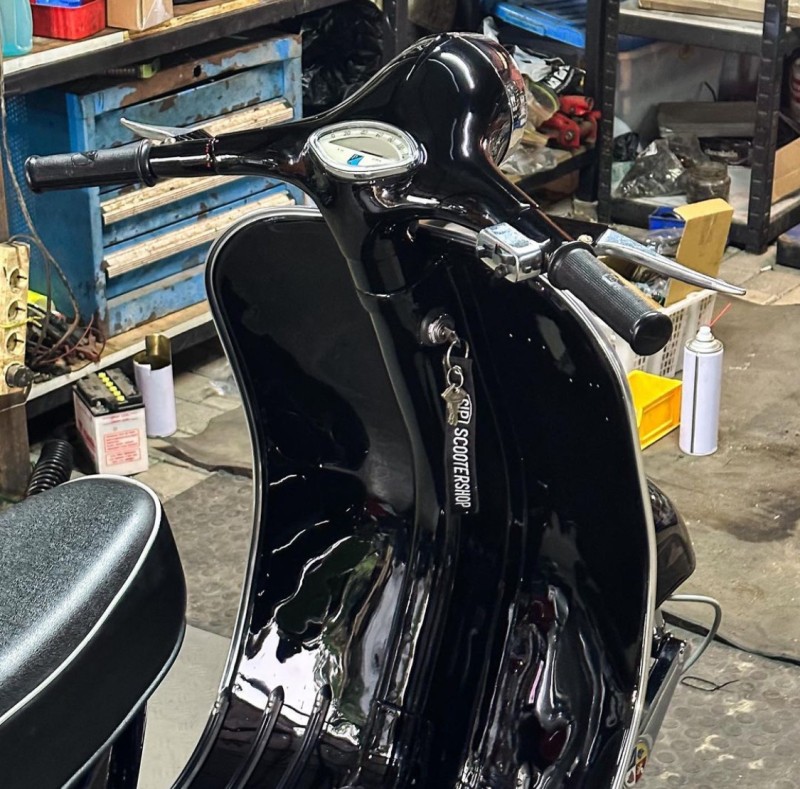 Vespa VBB 150cc
entièrement restaurée . carte grise française collection. proche de Lille 