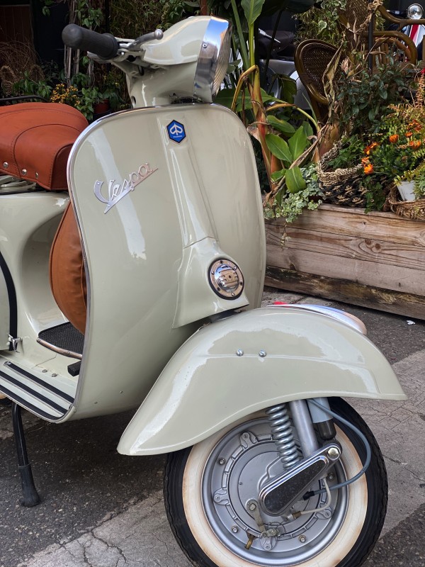 vespa Gt , entièrement restaurée,125cc, carte grise française collection proche de Nice 