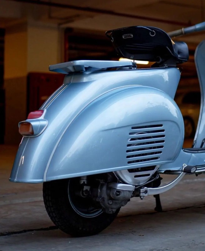 Vespa VNA 1959 entièrement restaurée proche de paris 