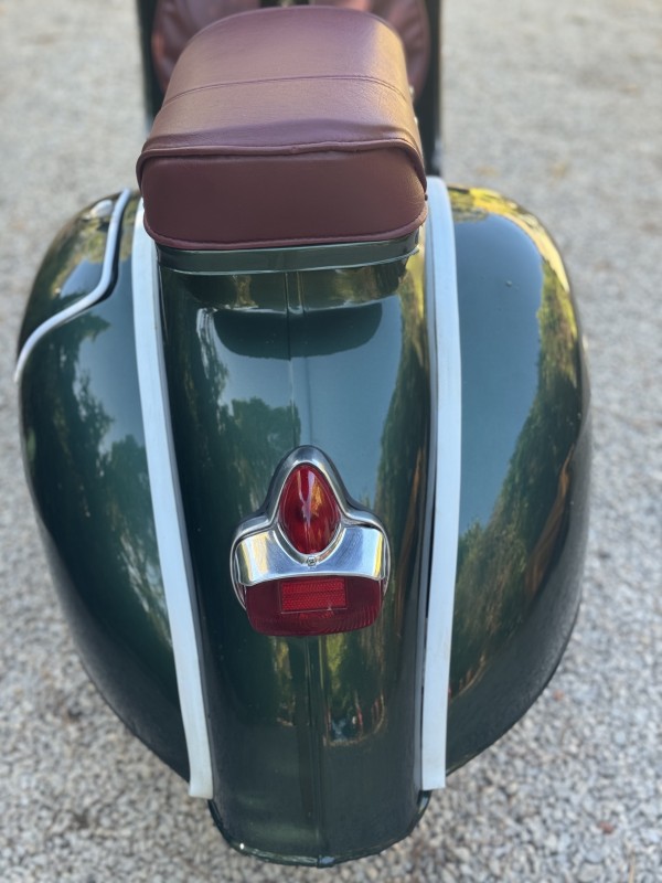 vespa VNB , vert jaguar, restauration complète, proche d Aix en Provence