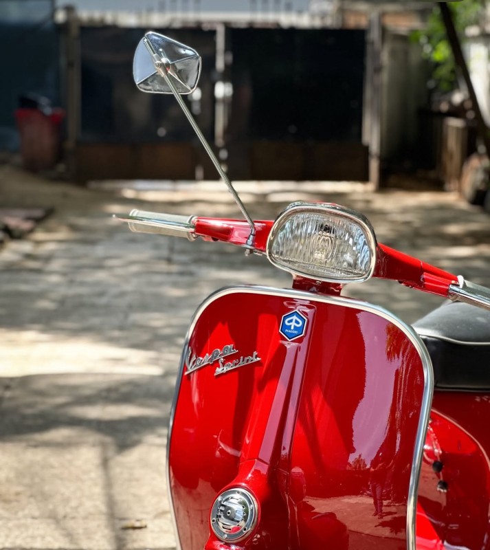 Vespa Sprint 71 Restauration Premium – Icône Vintage Italienne Disponible en Précommande. carte grise collection, Paris 