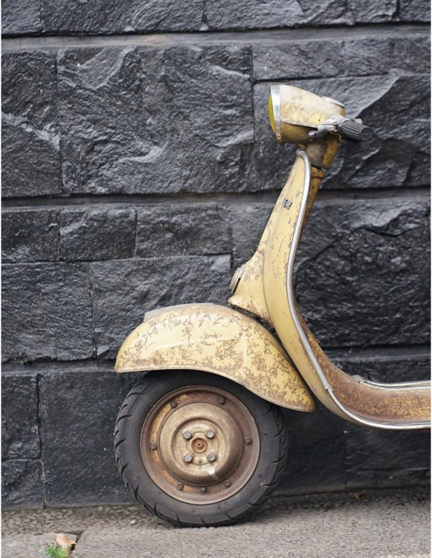 Chiner une Vespa ancienne : trouver des modèles authentiques et rares chez la Vespazienne 