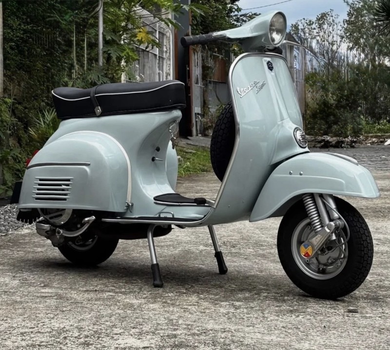 Vespa Super 1972 restaurée – Restauration complète & carte grise collection Orléans 