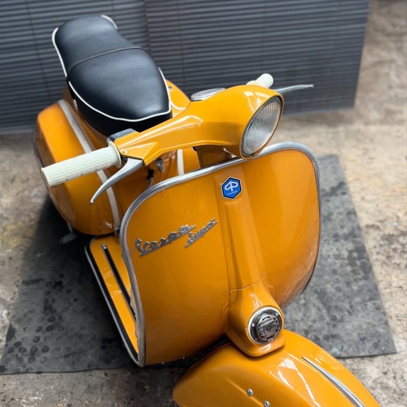 Vespa super 1970, restaurée complètements, carte grise de collection, Paris
