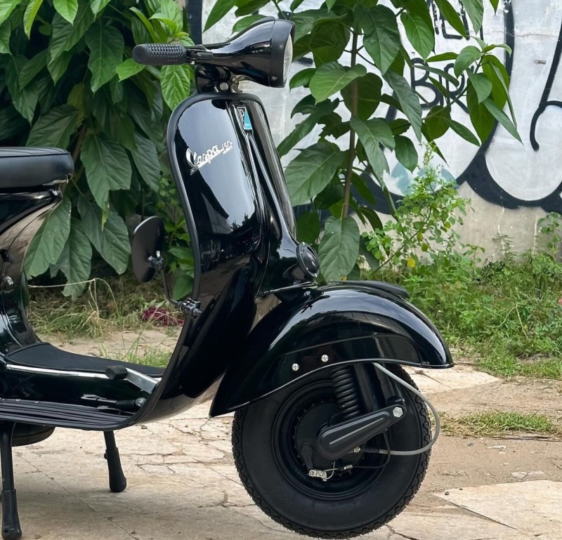 vespa VBB 1964-livraison Paris - entièrement restaurée - carte grise française collection 