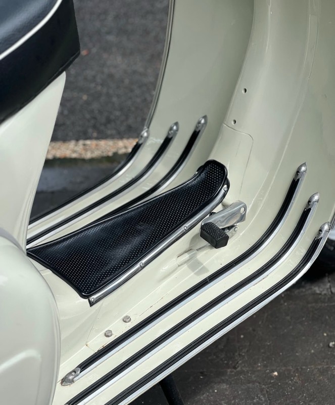 vespa sprint véloce ,150cc , entièrement restaurée proche de Paris . carte grise collection. livraison 