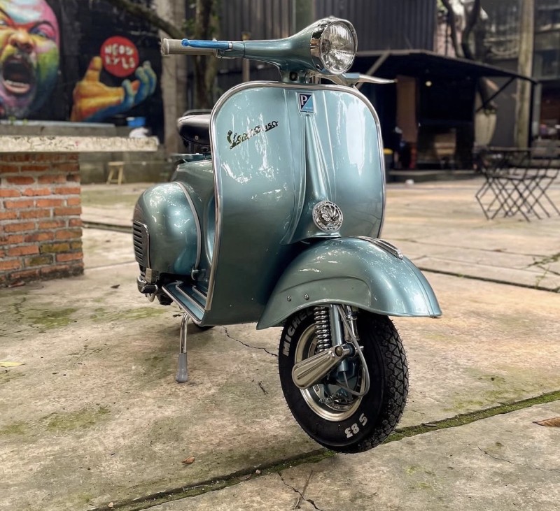 vespa VBB1 1962 , restauration complète, carte grise collection, proche de paris. 