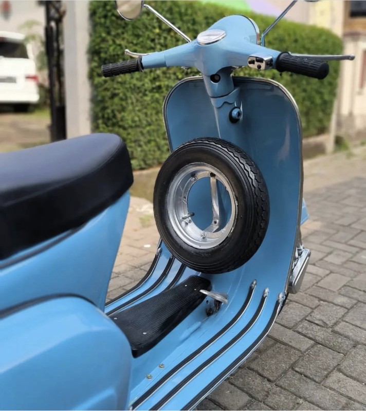 Vespa type sprint, restauration personnalisée, sur commande, collection, proche de paris 