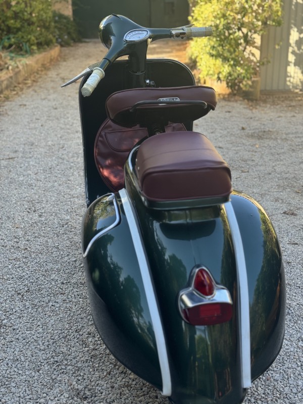 vespa VNB , vert jaguar, restauration complète, proche d Aix en Provence