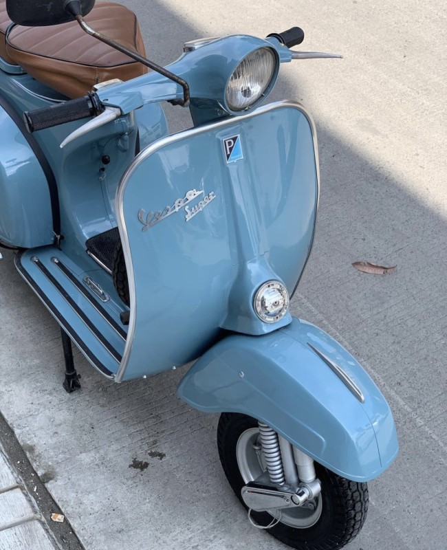 vente de vespa type sprint, entièrement restauré, carte grise française collection, proche de Monaco 