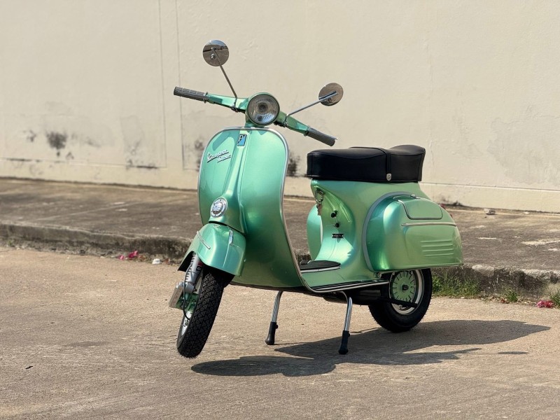 Vespa Super 1966 Vert Métallisé , carte grise de collection, Lilles (Restauration @lavespazienne)