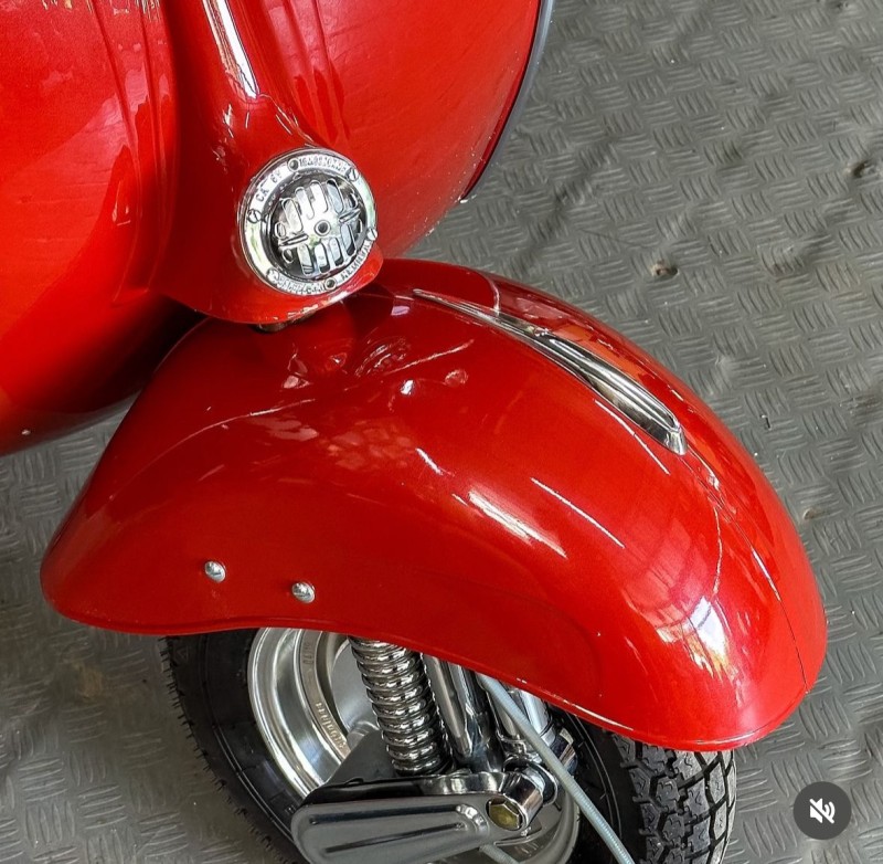 vespa VBB 150cc  entièrement restaurée, personnalisée, certificat d’authenticité, carte grise de collection, proche de saumur 