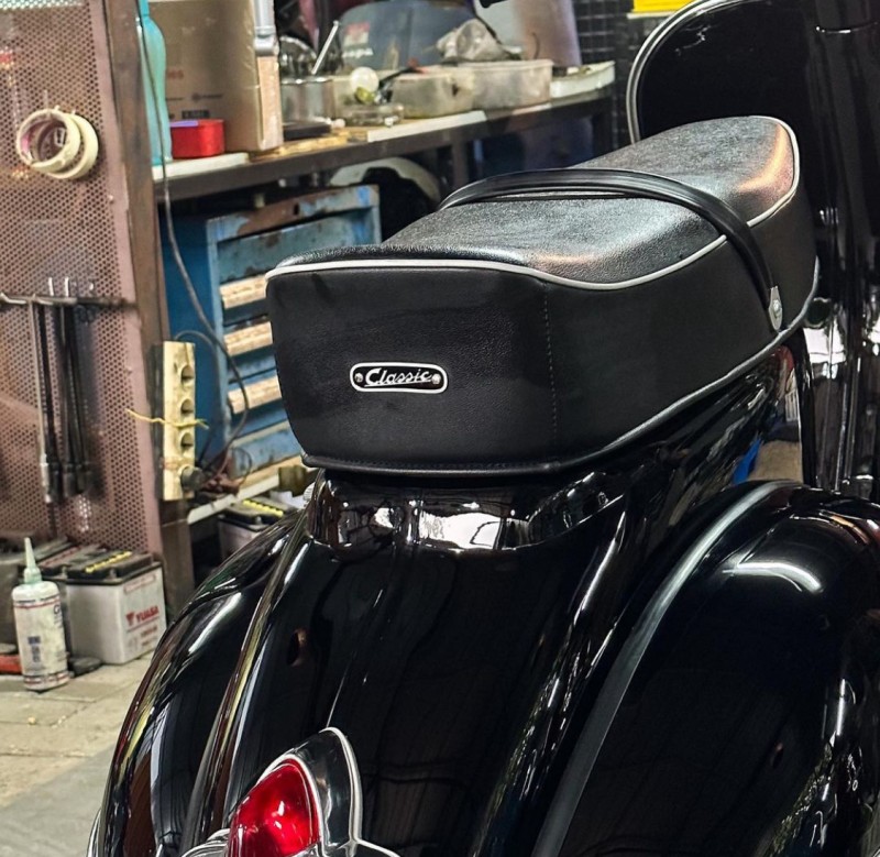 Vespa VBB 150cc
entièrement restaurée . carte grise française collection. proche de Lille 