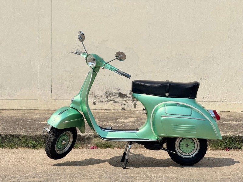 Vespa Super 1966 Vert Métallisé , carte grise de collection, Lilles (Restauration @lavespazienne)