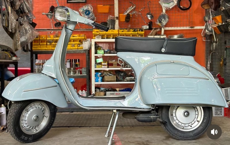 vespa sprint 1970, restauration complète, moteur d’origine. carte grise française de collection, proche de Rennes 