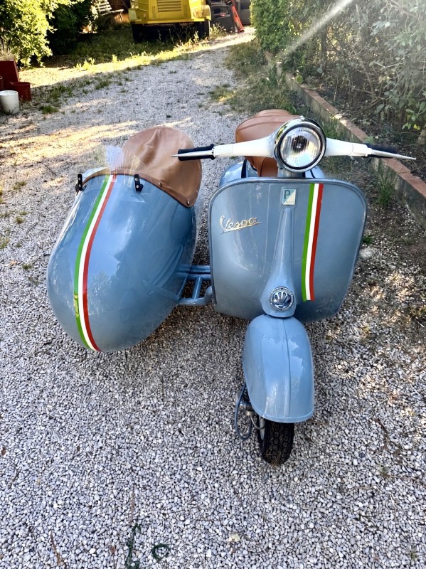 Side-Car Vespa Bleu Gris : L’Élégance Italienne Prête à Conquérir la Côte d’Azur ????????☀️, vintage, collection, restauration complète 