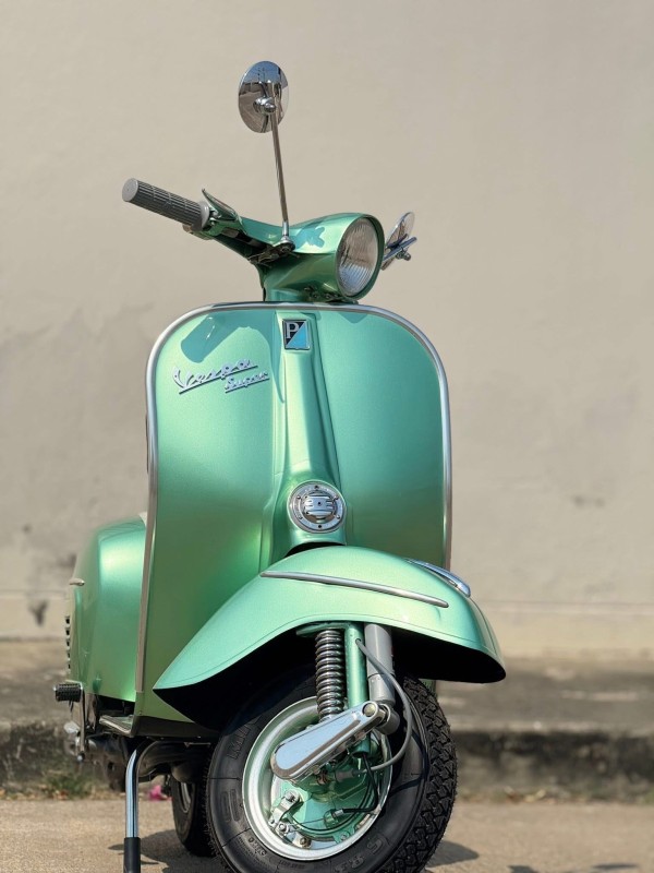 Vespa Super 1966 Vert Métallisé , carte grise de collection, Lilles (Restauration @lavespazienne)