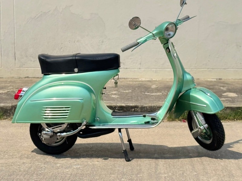 Vespa Super 1966 Vert Métallisé , carte grise de collection, Lilles (Restauration @lavespazienne)