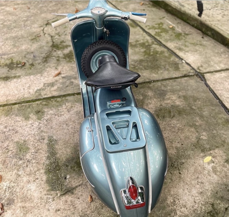 vespa VBB1 1962 , restauration complète, carte grise collection, proche de paris. 