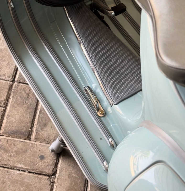 vespa VBB année 66 - entièrement restaurée à neuf . carte grise collection. proche de Rouen 
