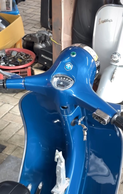 vespa super 66 , entièrement restaurée, carte grise française collection, proche de Deauville 