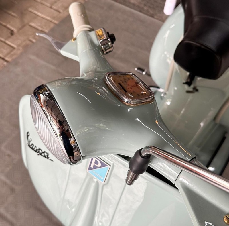 vespa Vbb 150cc vendue et livrée proche de Grenoble . sur commande. carte grise française collection 