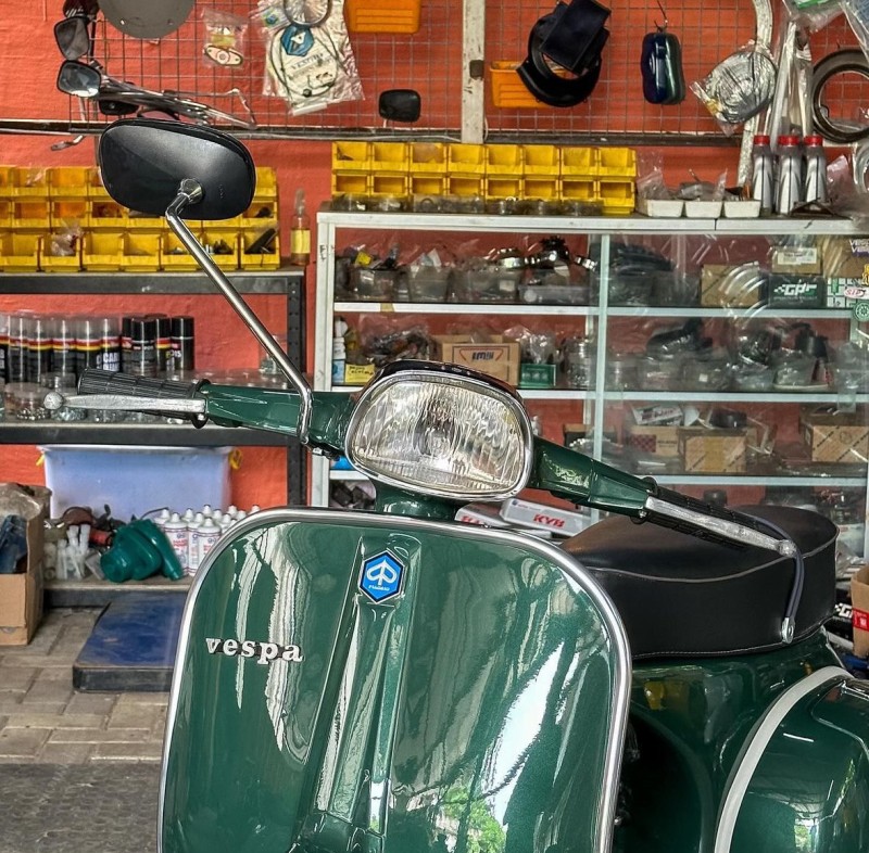 vespa sprint véloce 1974, entièrement restaurée, proche de Paris . carte grise française collection 