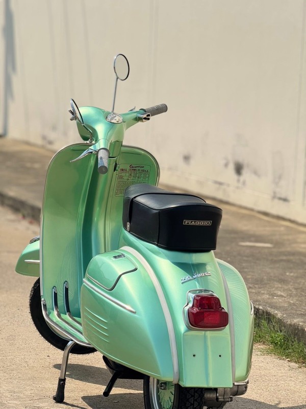 Vespa Super 1966 Vert Métallisé , carte grise de collection, Lilles (Restauration @lavespazienne)