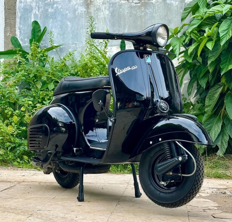 vespa VBB 1964-livraison Paris - entièrement restaurée - carte grise française collection 