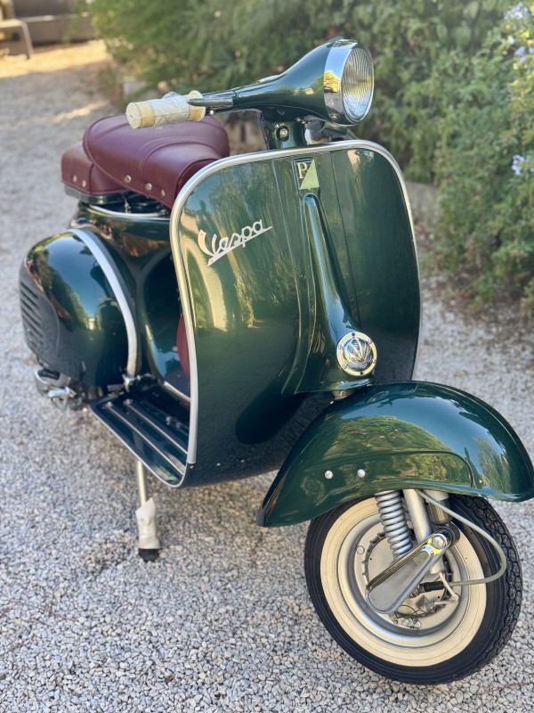 vespa VNB , vert jaguar, restauration complète, proche d Aix en Provence