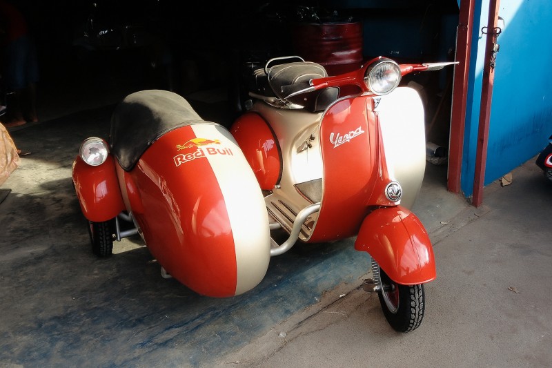 nouveaux Sidecars Vespas proche de Paris , certificat d origine piaggio , carte grise collection 