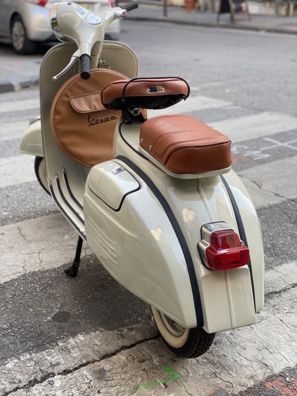 vespa Gt , entièrement restaurée,125cc, carte grise française collection proche de Nice 