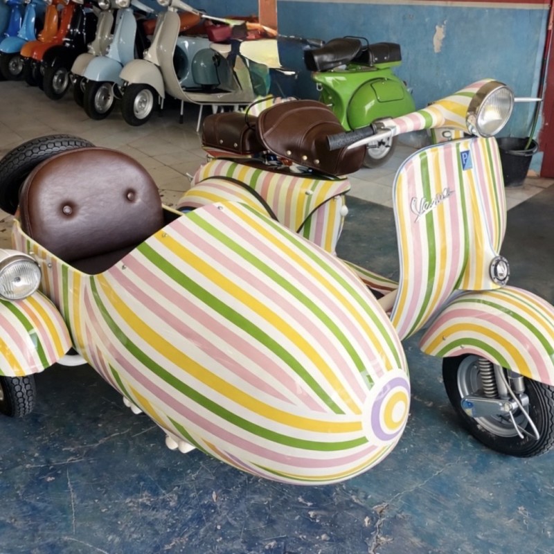 ???? Scooter vintage coloré : le nouveau phénomène tendance qui crée le buzz

Un scooter au design unique qui attire tous les regards carte grise de collection, restauration complète 