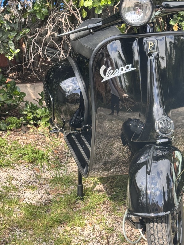⚫ Vespa All Black sur mesure – L’icône italienne réinventée par @lavespazienne, disponible immédiatement, carte grise collection 